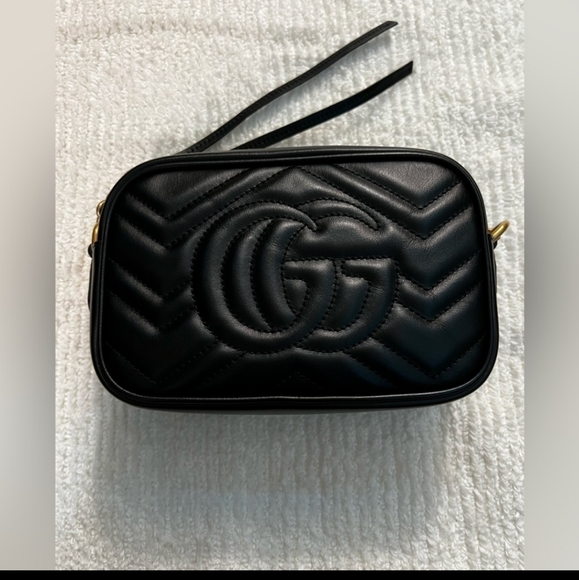 AUTHENTIC GUCCI GG MARMONT MATELASSÈ MINI CROSSBODY BAG - Picture 2 of 7